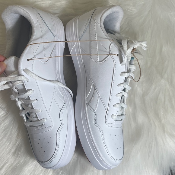 NWT Reebok Classic White Athletic Leather Sneakers - Picture 5 of 12